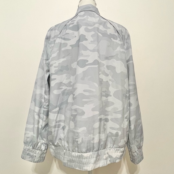 Chico’s Zenergy Camo Mix Jacket Chic Resortwear Beach - Picture 8 of 15